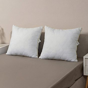 Подушка "Уют" микрофибра, кант(золото)70*70