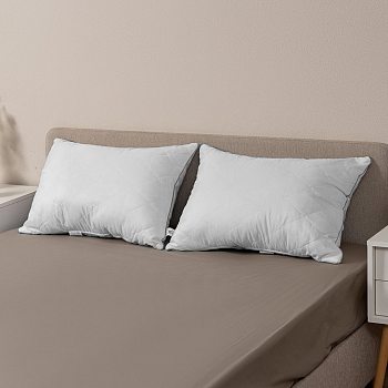 Подушка "Уют" микрофибра, кант(серебро)50*70