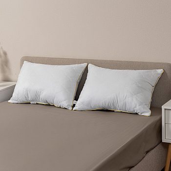 Подушка "Уют" микрофибра, кант(золото)50*70